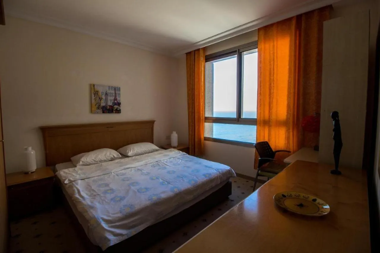 Living On The Beach Haifa Izrael