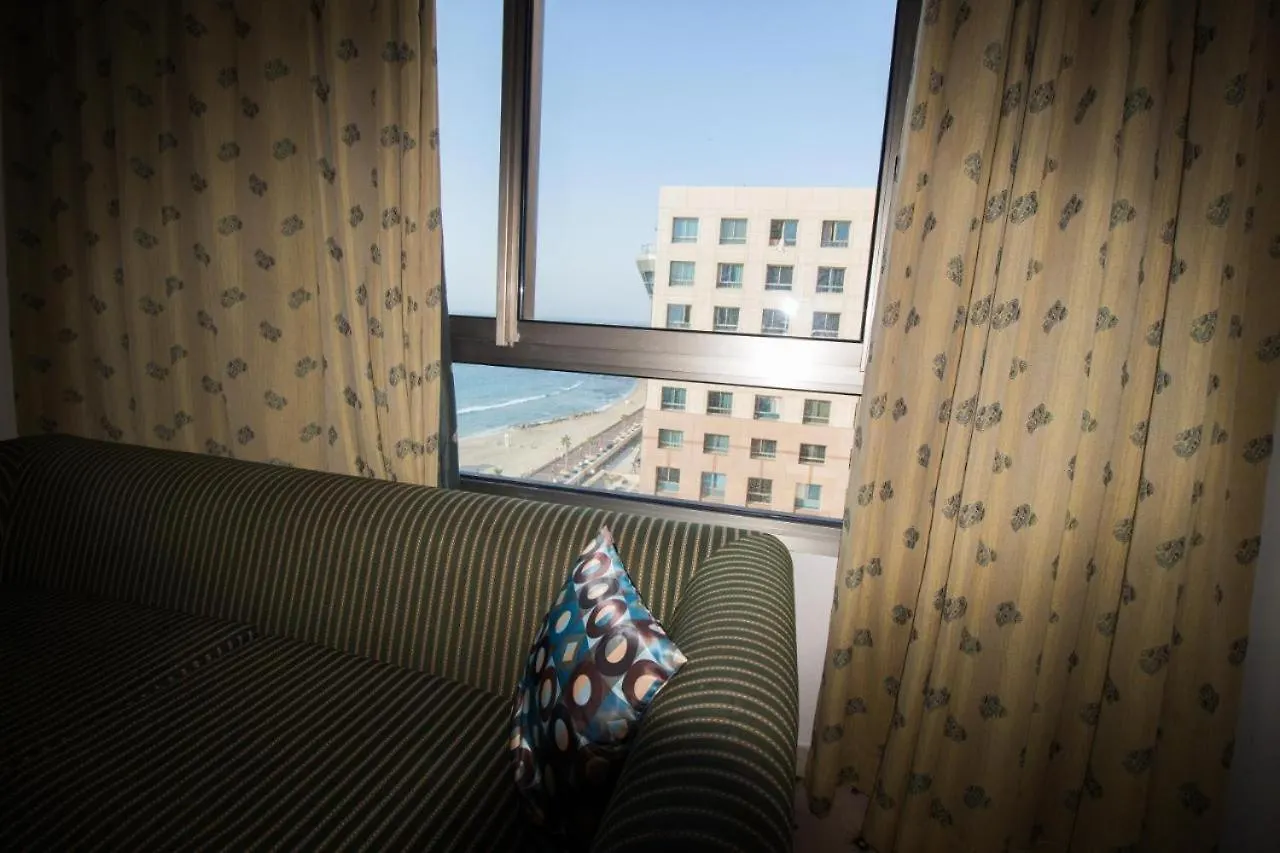 Living On The Beach Haifa Apartman